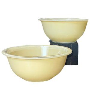 Vintage Pyrex 322 Pastel Yellow Clear Bottom Mixing Nesting Bowl. 7 in. Lot of 1